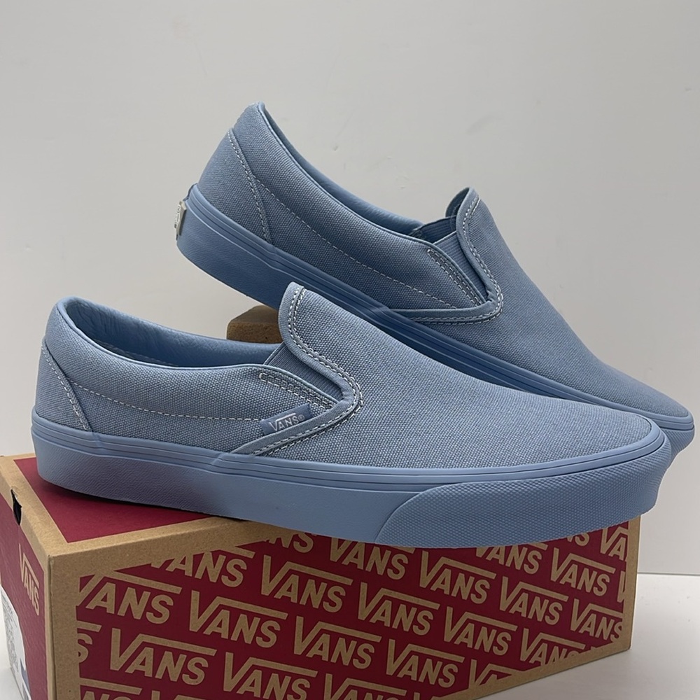 Vans WMNS Sky Blue Canvas Classic Slip-On
Pastel Mono Dusty Blue
VN000CT5DSB - Picture 8 of 16
